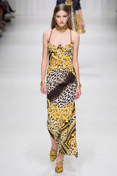 Look 13